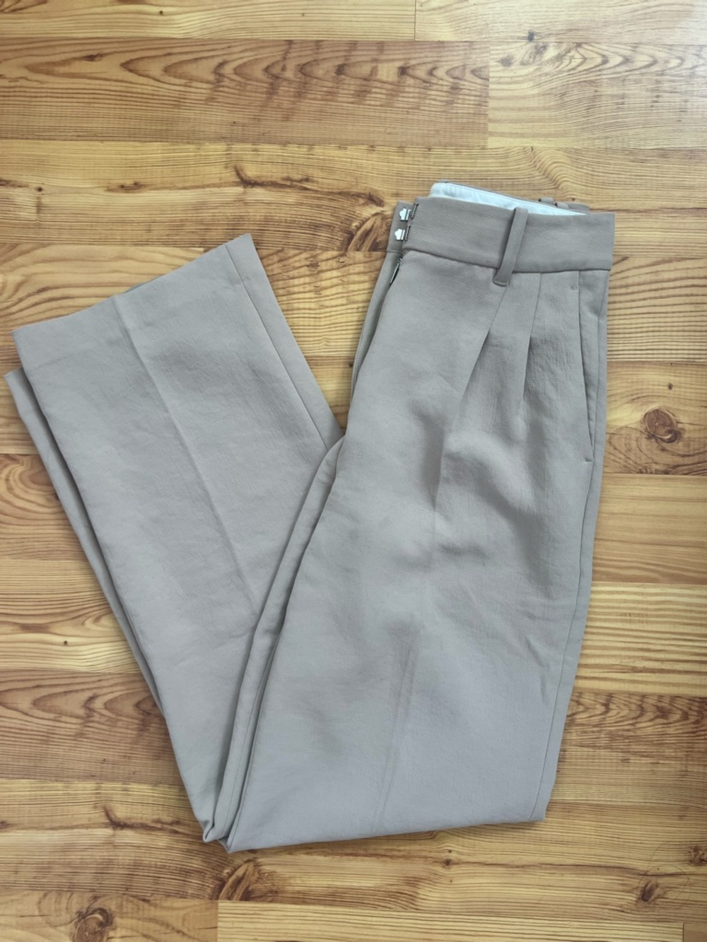 Aritzia Effortless Pants size 0 in Nomad Taupe
